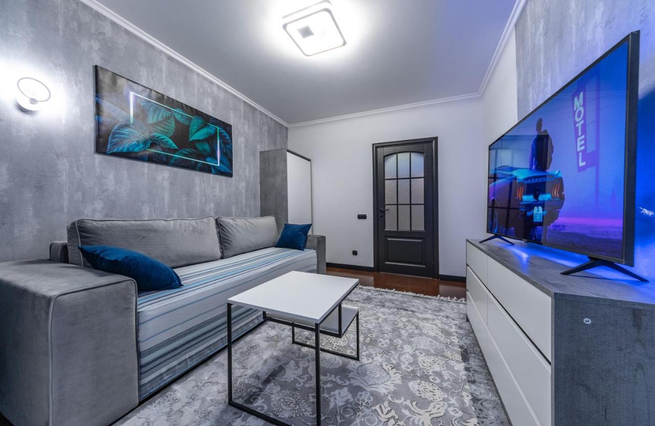 Modern 3 Bedroom Apartment Kyjev Exteriér fotografie