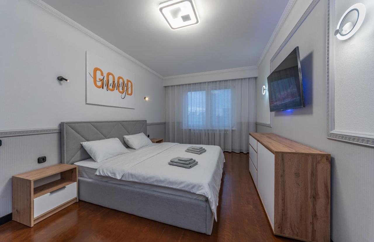 Modern 3 Bedroom Apartment Kyjev Exteriér fotografie