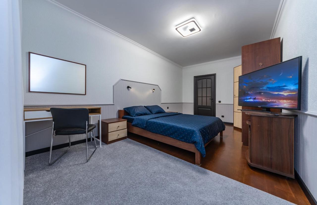 Modern 3 Bedroom Apartment Kyjev Exteriér fotografie